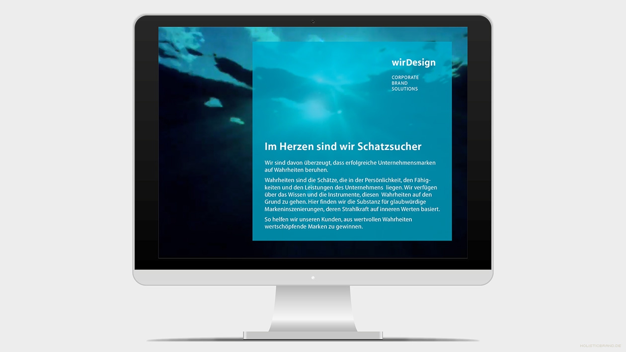 Titelfolie mit Markenleitbild der Agentur. Screenshot aus einer Keynotepräsentation-Präsentation Titel