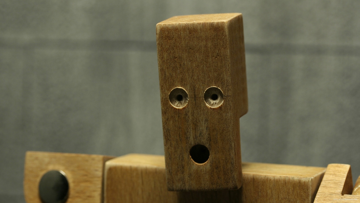 Standbild einer Stop-Motion-Puppe aus Holz